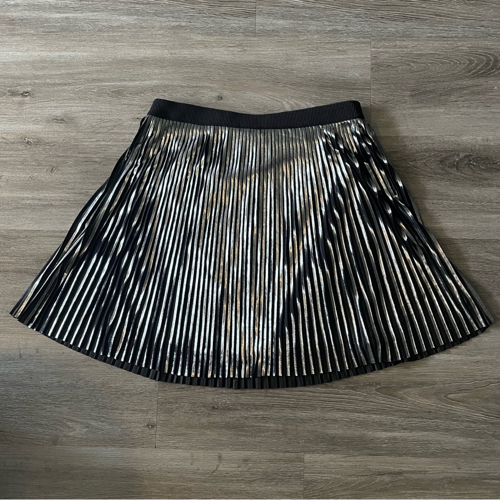 Silver pleated mini skirt NWOT